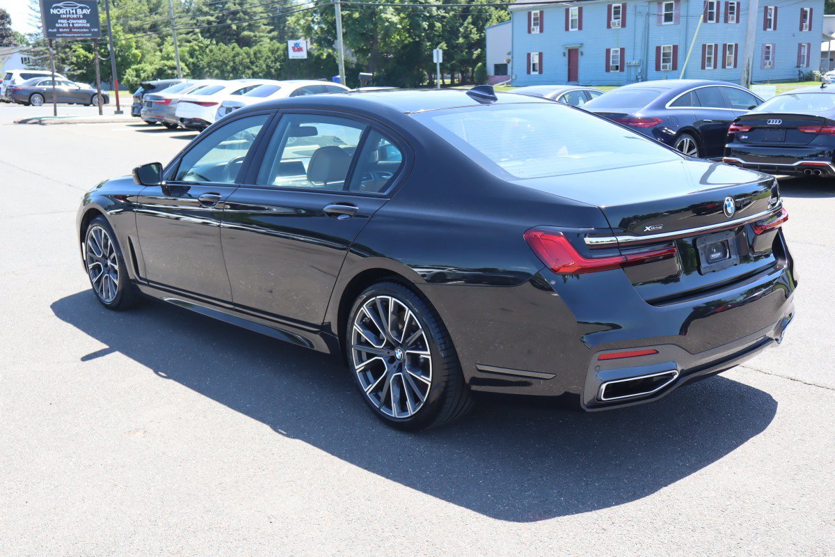 Used 2021 BMW 750i xDrive w/ Executive Package AWD/4WD image 7