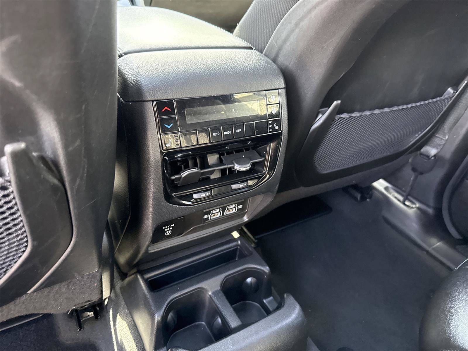 Used 2024 Jeep Grand Cherokee L Limited w/ Luxury Tech Group II AWD/4WD image 21
