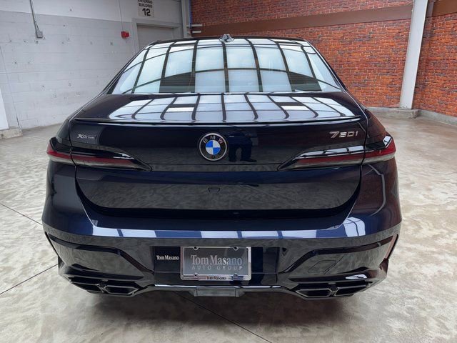 Used 2026 BMW 760i xDrive image 4