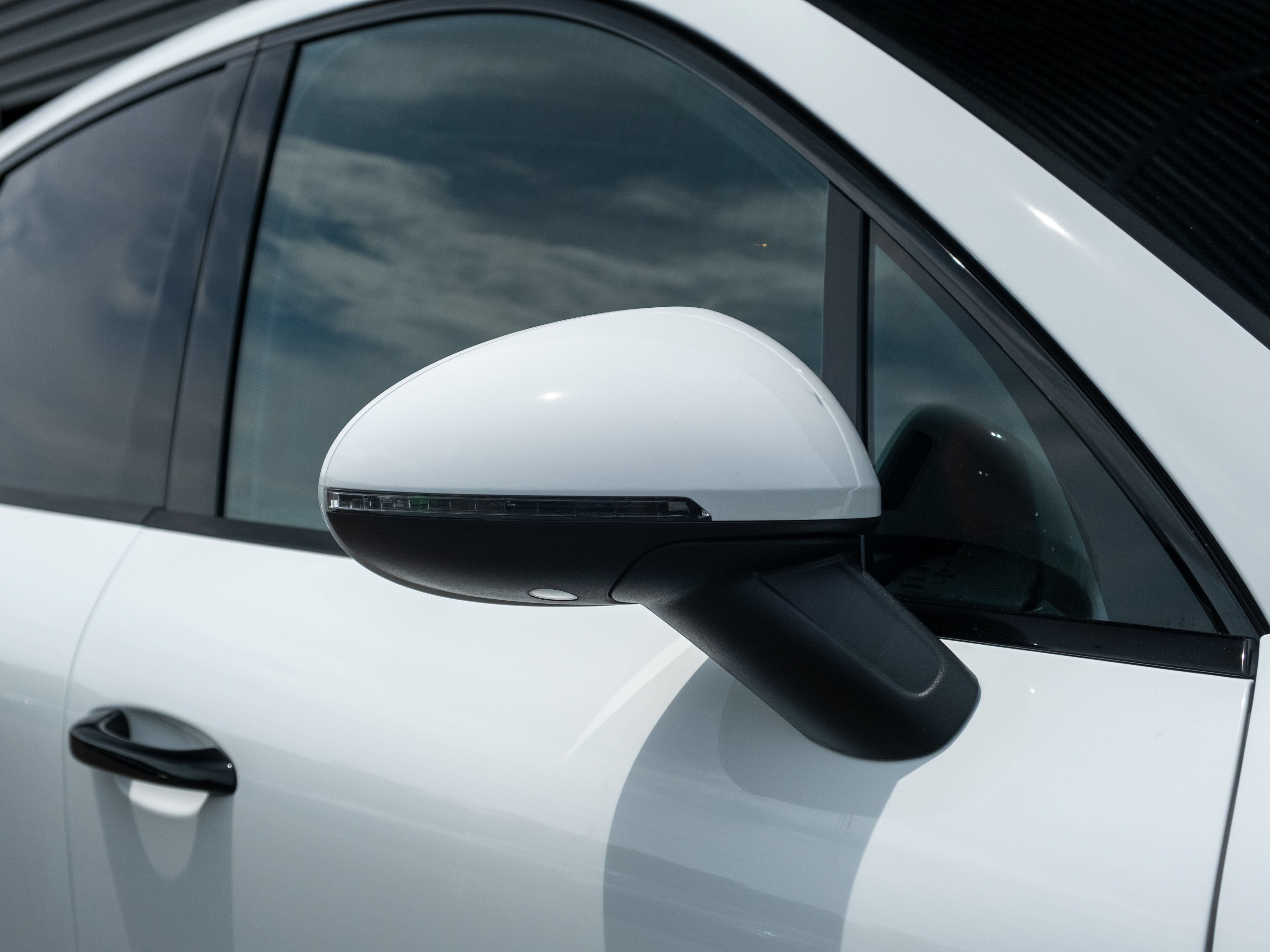 Certified 2021 Porsche Macan S AWD/4WD image 17