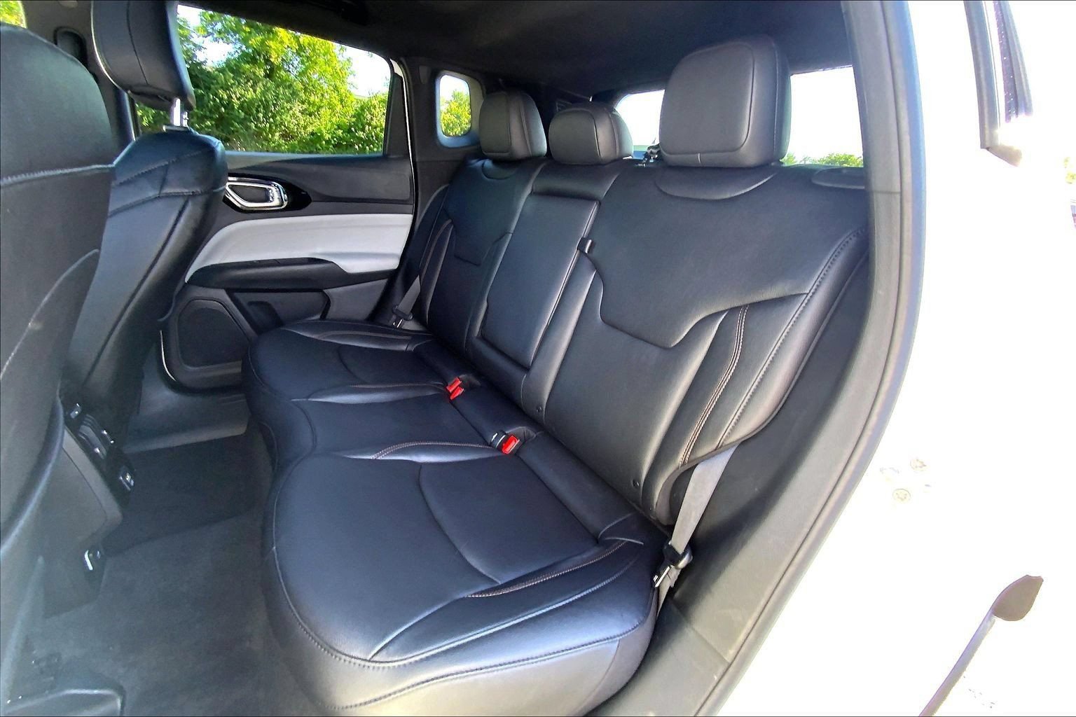 Certified 2024 Jeep Compass Limited w/ Sun and Sound Group AWD/4WD image 19