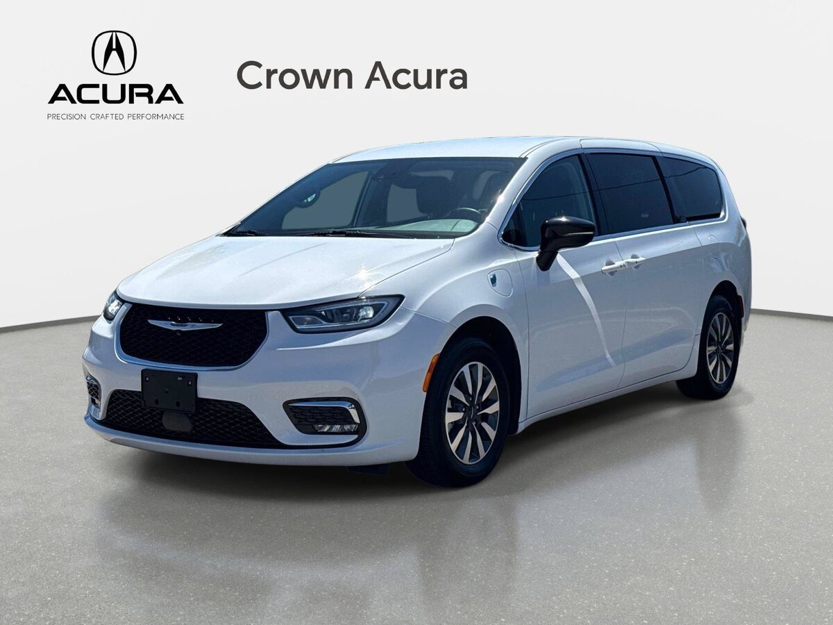 Used 2024 Chrysler Pacifica Limited