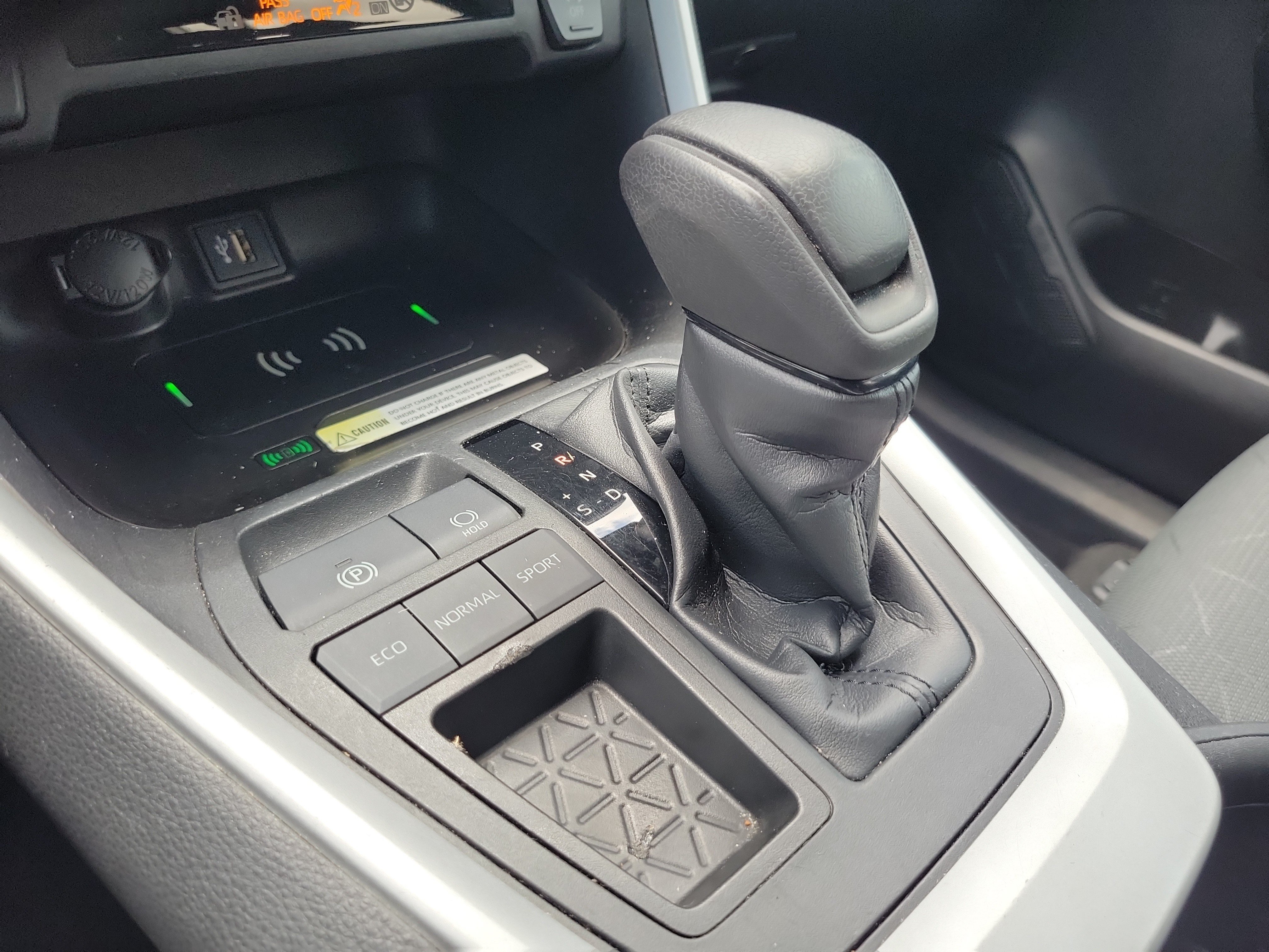Used 2023 Toyota RAV4 XLE w/ Convenience Package FWD image 28