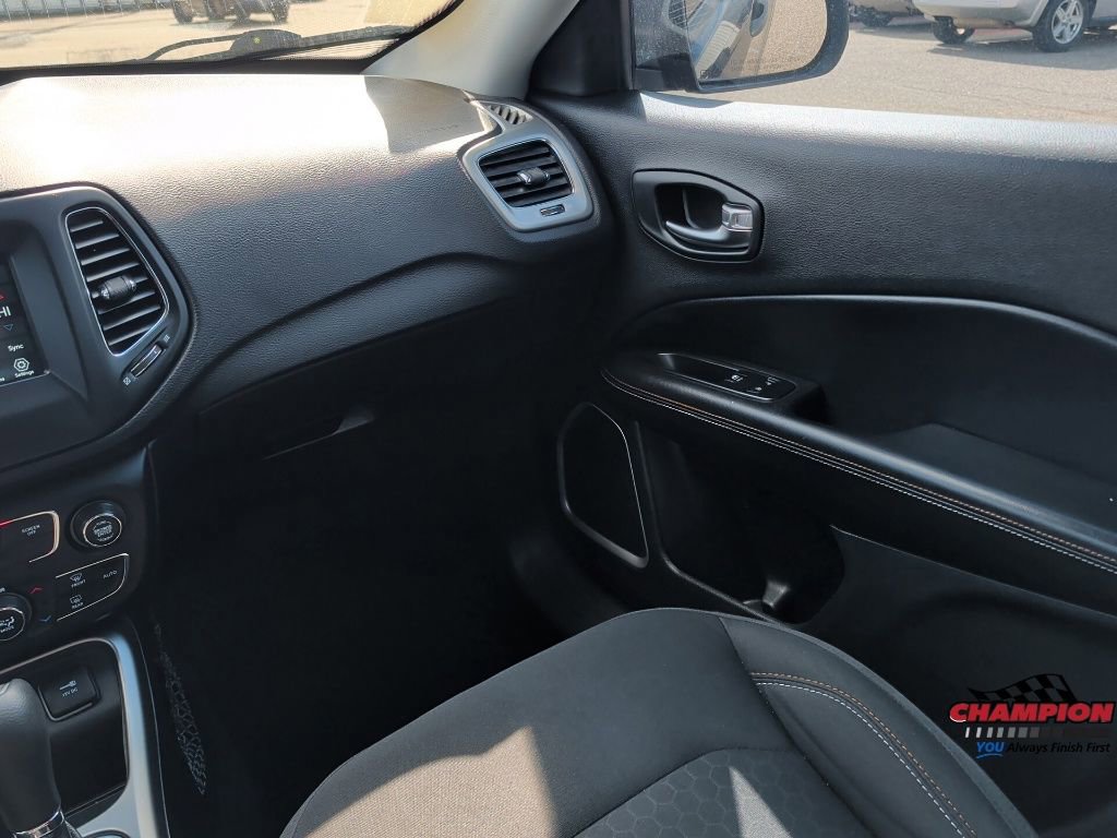 Used 2019 Jeep Compass Sport image 26
