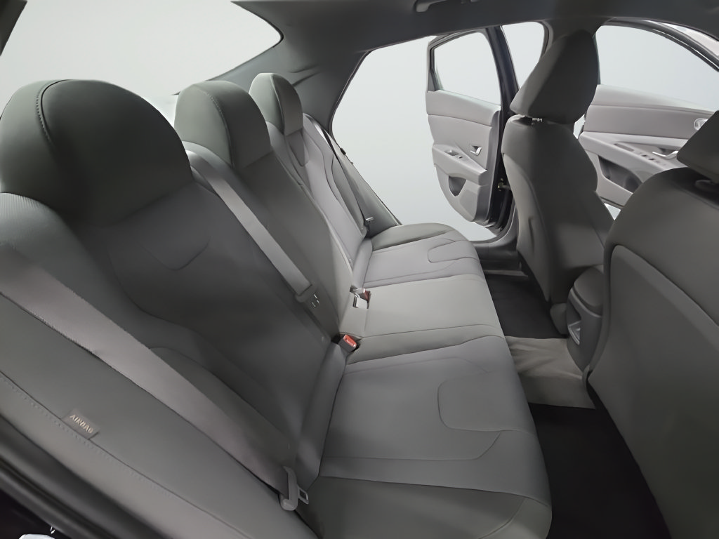 Certified 2026 Hyundai Elantra SE FWD image 23