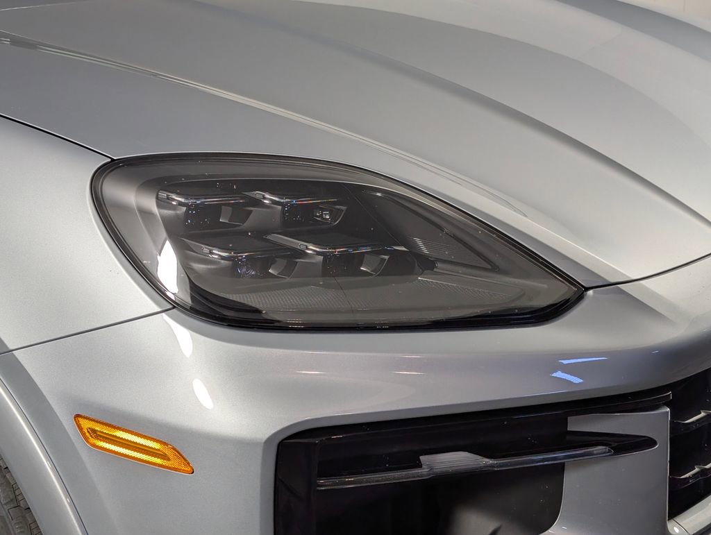 New 2026 Porsche Cayenne GTS image 16