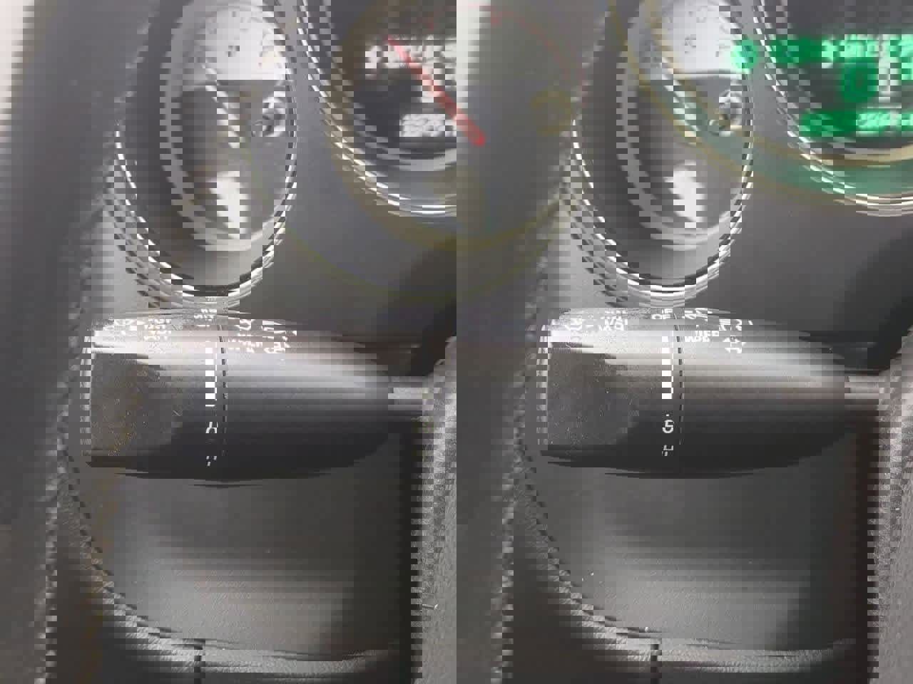 Used 2014 Dodge Challenger SXT image 23