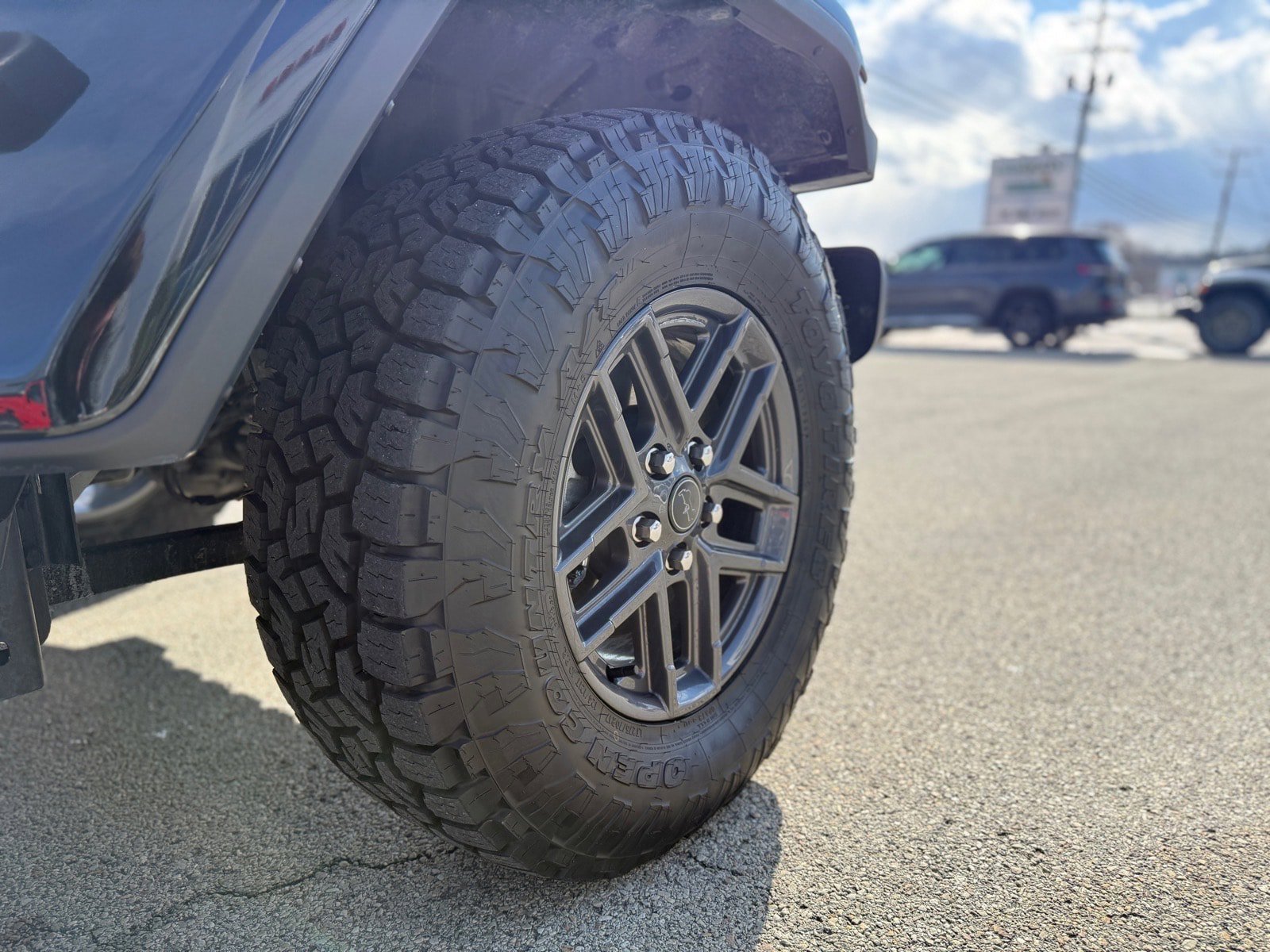 Certified 2025 Jeep Gladiator Sport AWD/4WD image 25