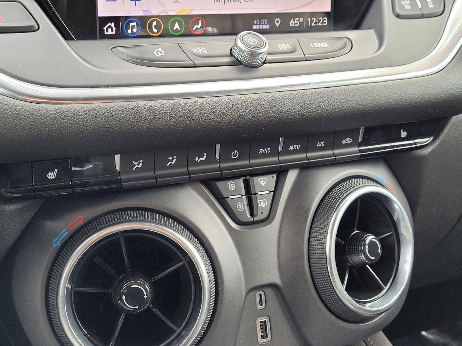 Used 2019 Chevrolet Blazer LT w/ Sun and Wheels Package image 24