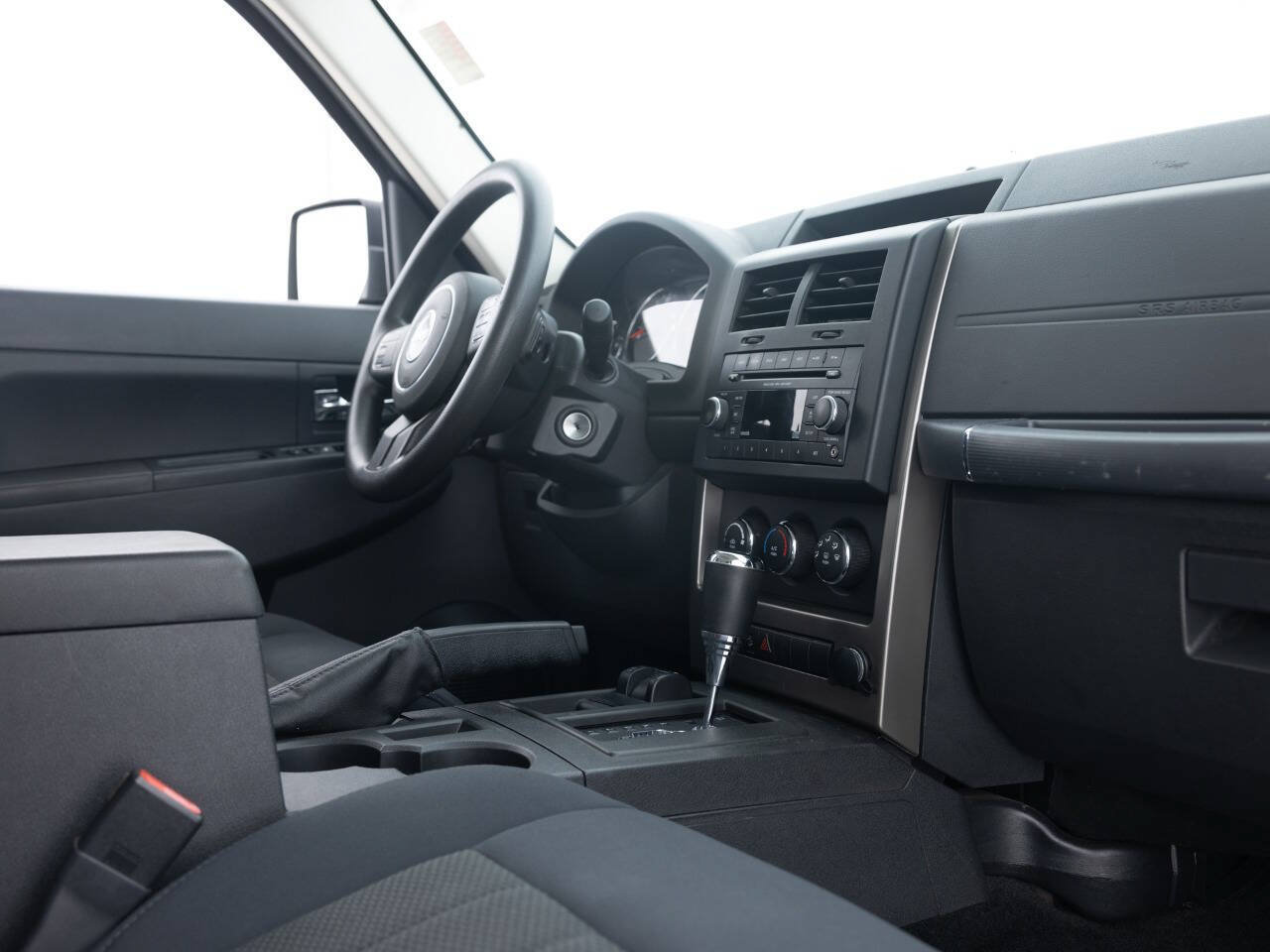 Used 2012 Jeep Liberty Sport AWD/4WD image 29