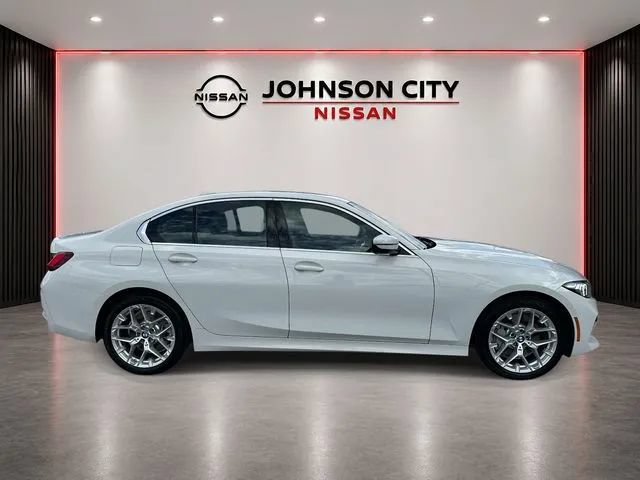 Used 2025 BMW 330i xDrive Sedan AWD/4WD image 3