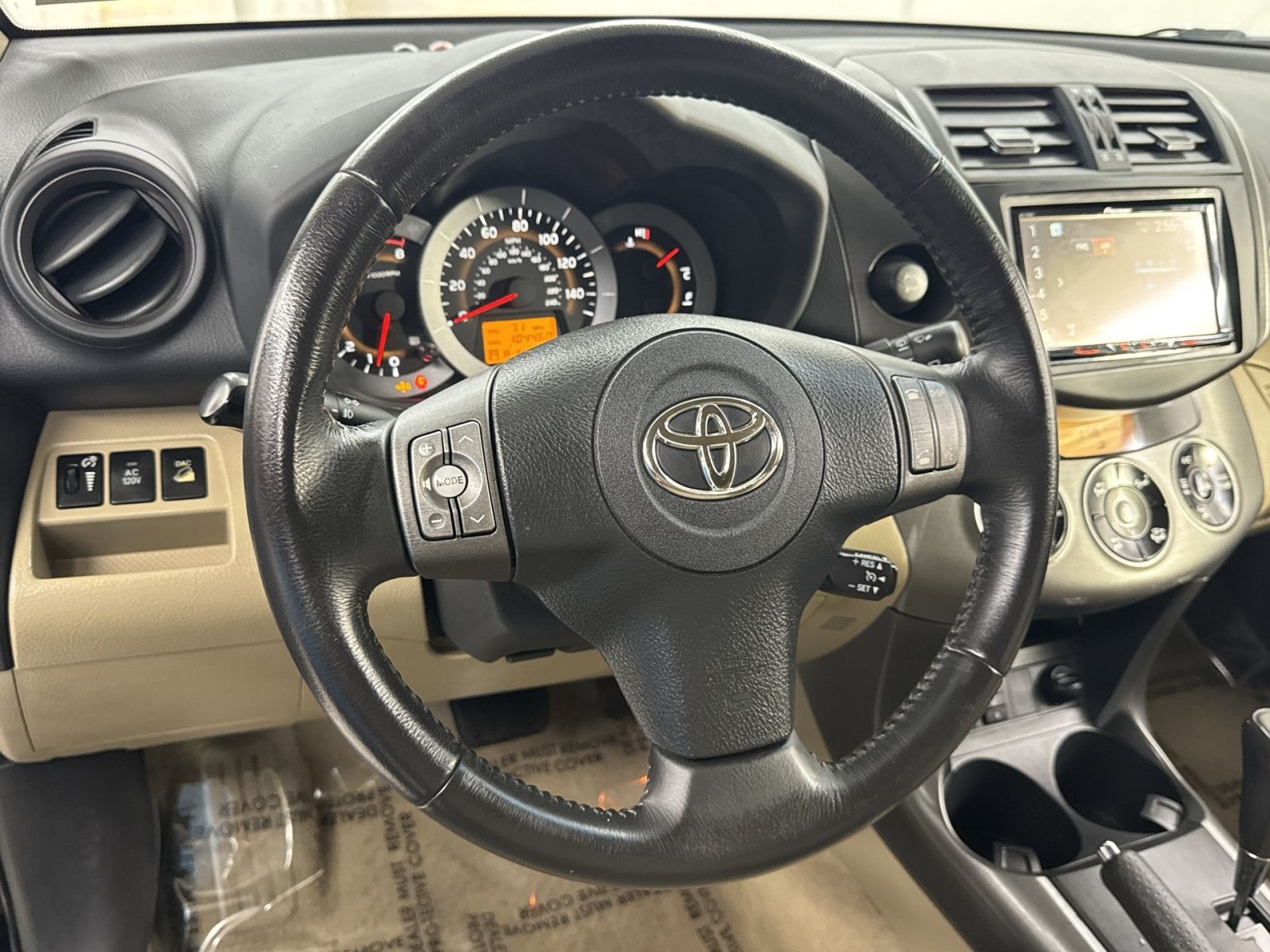 Used 2010 Toyota RAV4 Limited AWD/4WD image 28