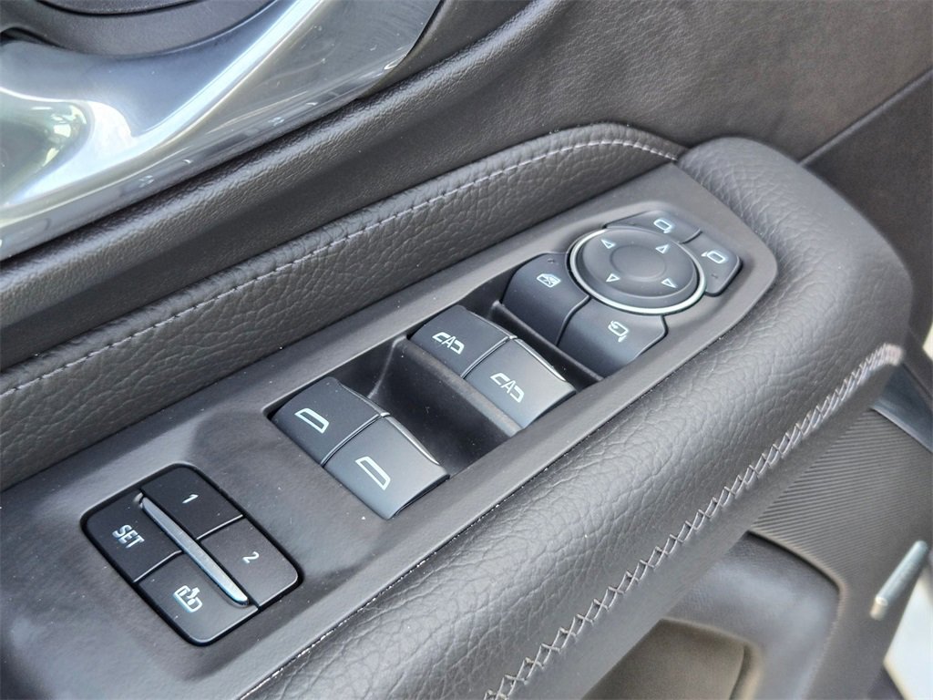 Used 2024 GMC Yukon XL Denali w/ Advanced Technology Package image 12