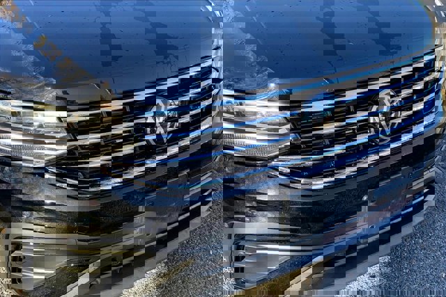 Used 2022 Volkswagen Tiguan SE image 29