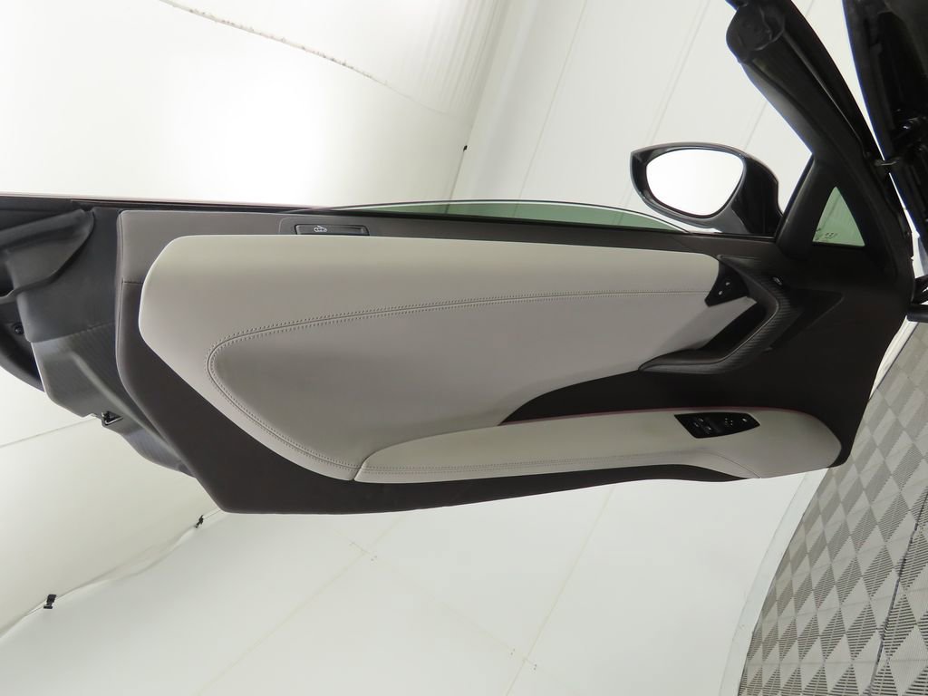 Used 2019 BMW i8 Roadster image 30