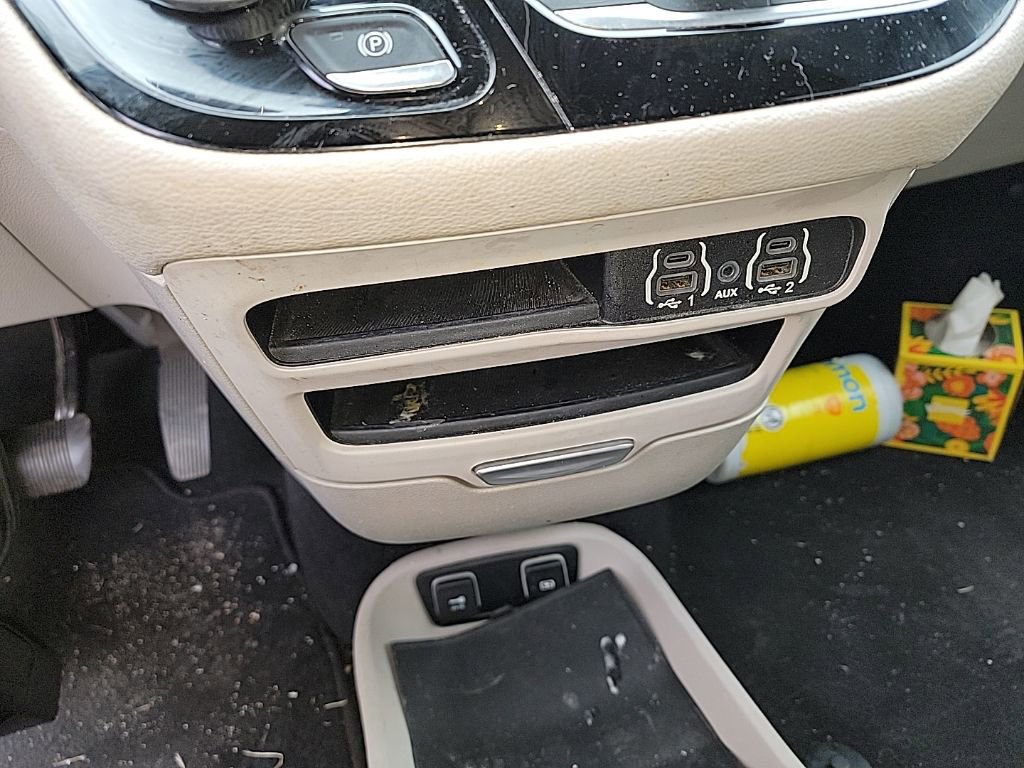 Used 2021 Chrysler Pacifica Touring w/ Cold Weather Group image 22