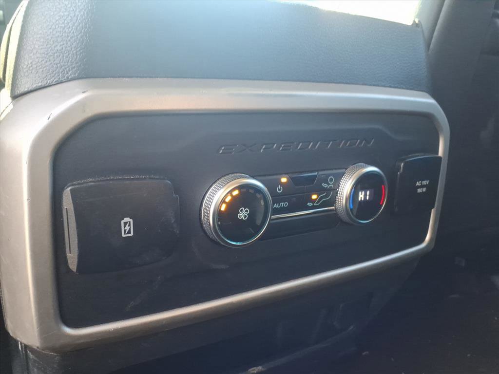 Used 2024 Ford Expedition XLT image 30