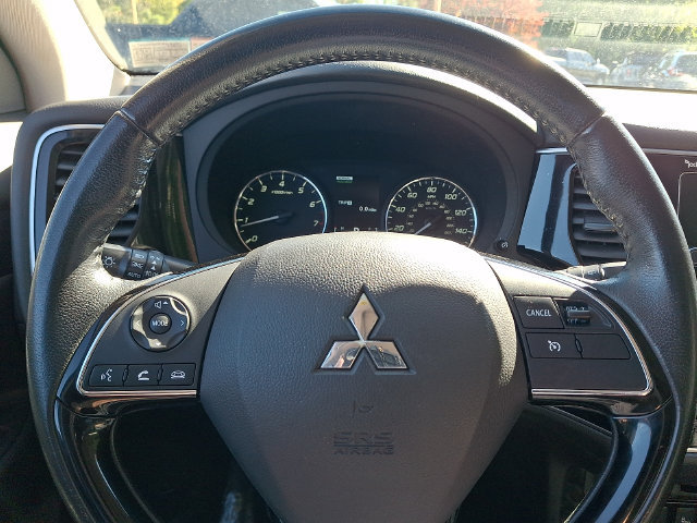 Used 2017 Mitsubishi Outlander SEL AWD/4WD image 20