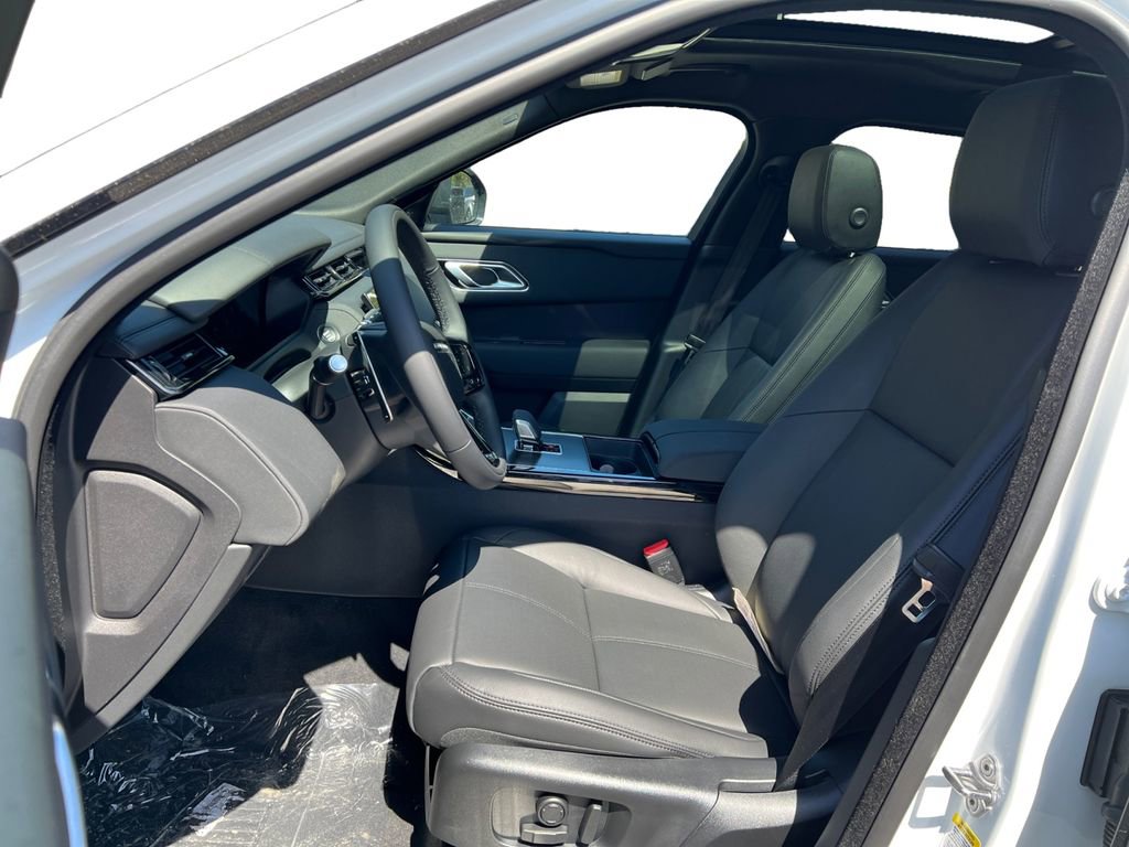 New 2026 Land Rover Range Rover Velar Dynamic SE image 13