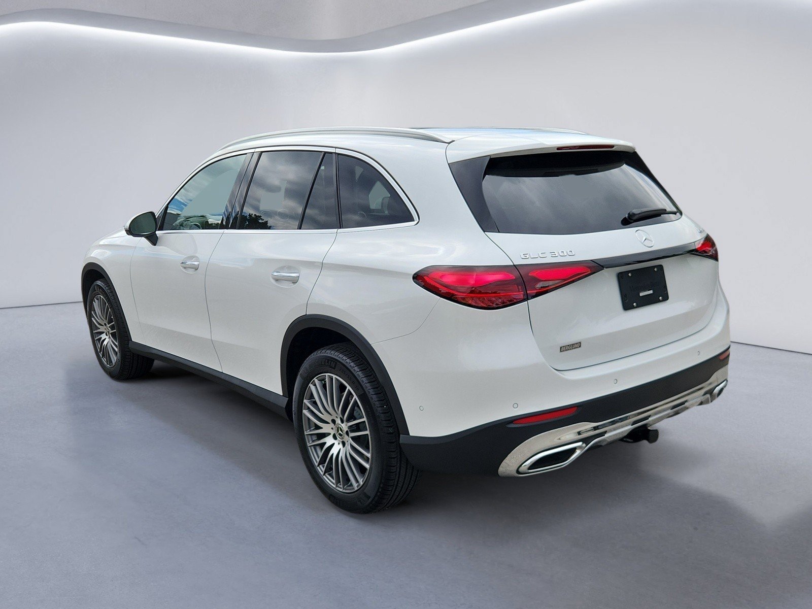 New 2027 Mercedes-Benz GLC 300 4MATIC image 5