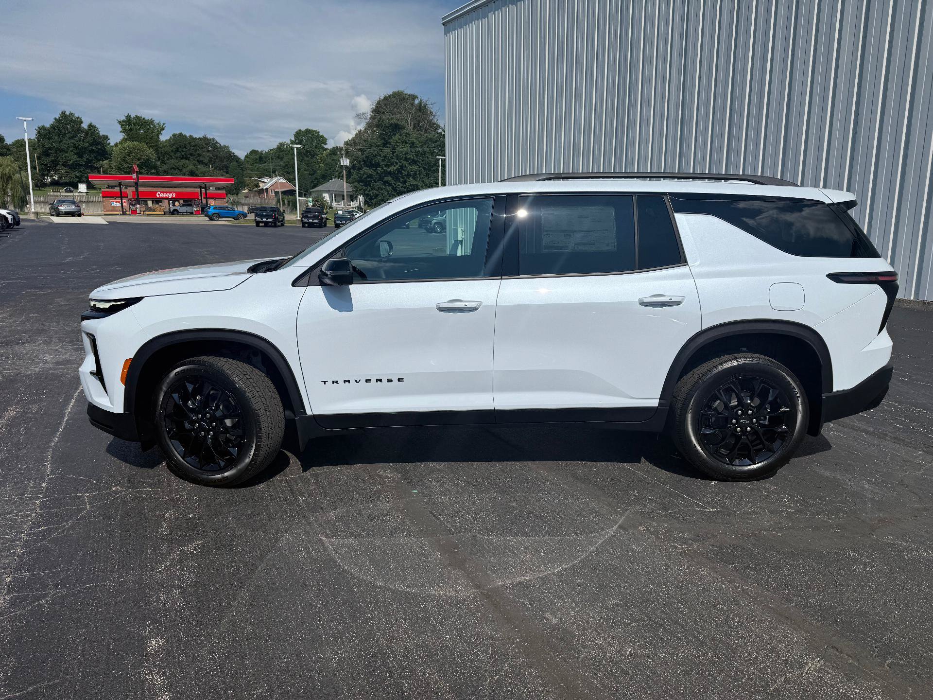 New 2026 Chevrolet Traverse LT w/ Midnight/Sport Edition FWD image 2