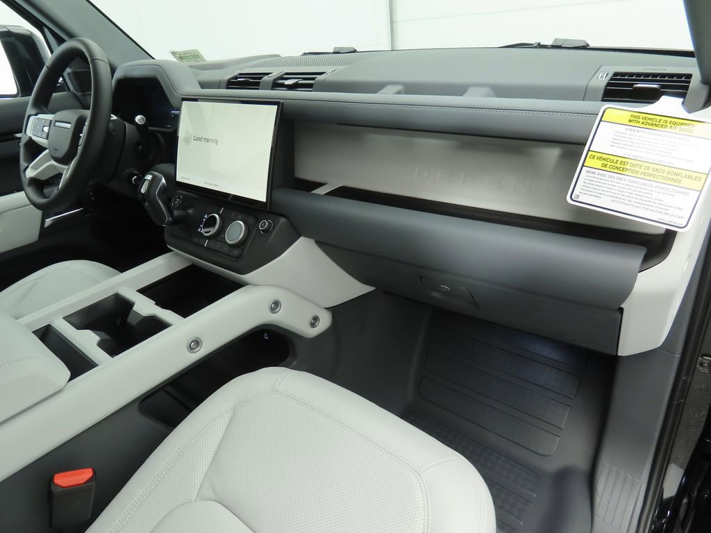 New 2026 Land Rover Defender 130 X-Dynamic SE image 17