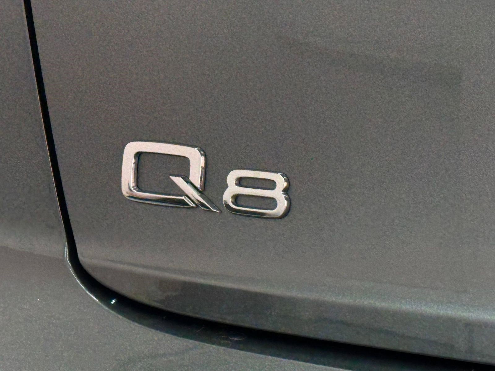 Used 2022 Audi Q8 Premium Plus w/ Premium Plus Package AWD/4WD image 21