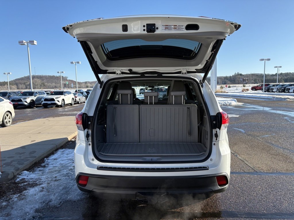 Used 2017 Toyota Highlander XLE image 5