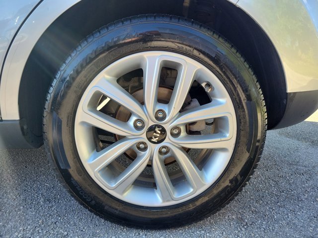 Used 2018 Kia Soul + image 5