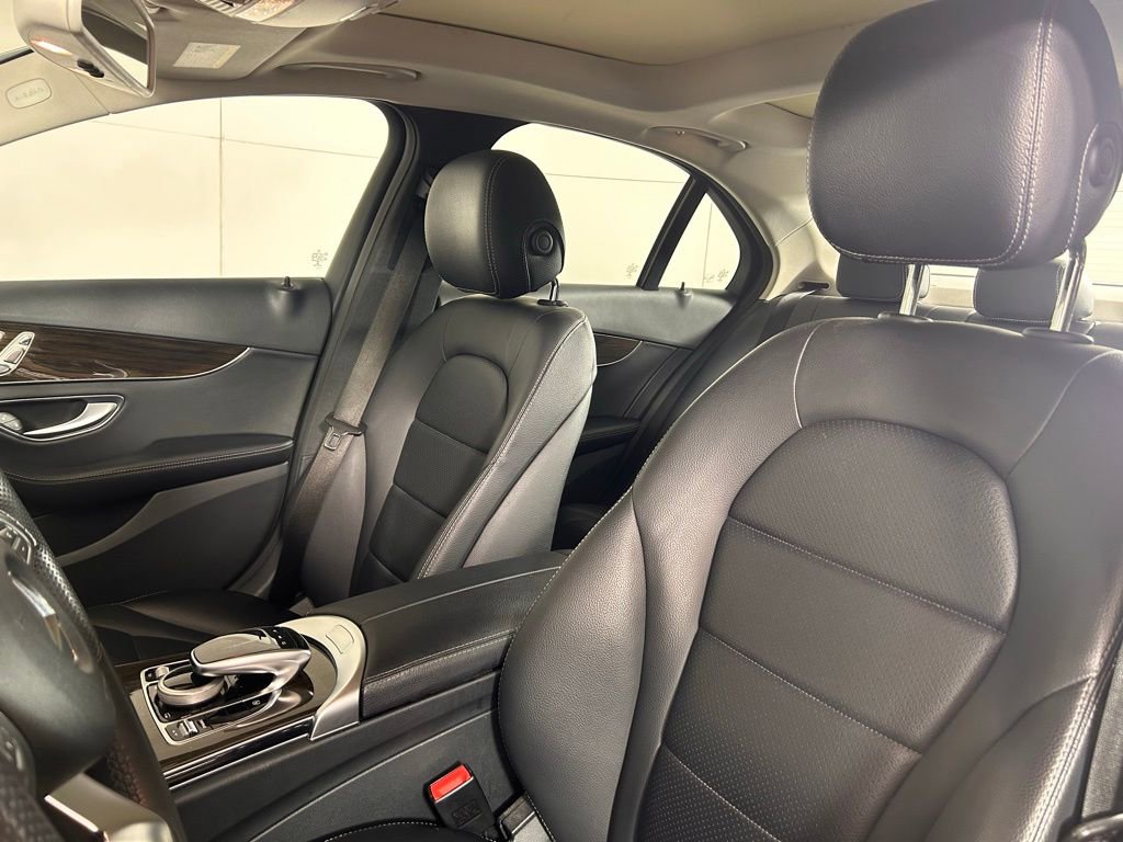 Used 2018 Mercedes-Benz C 300 4MATIC Sedan image 5