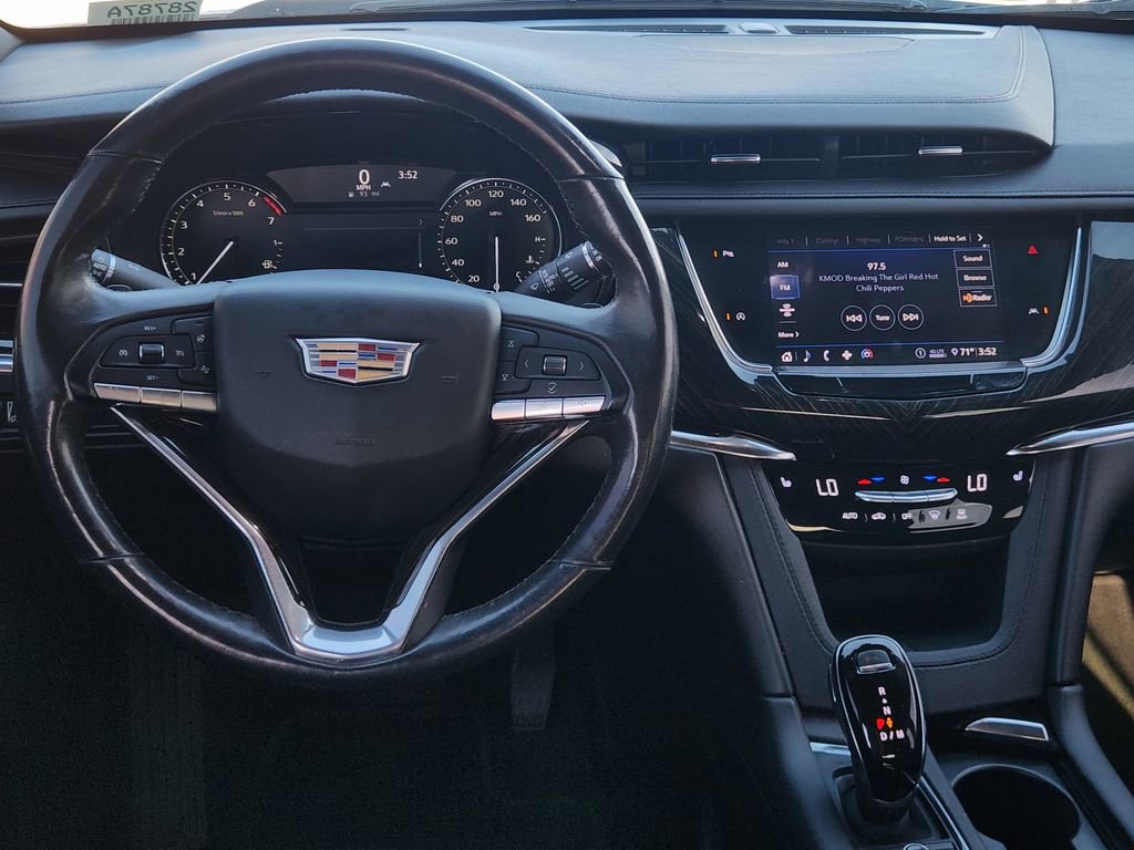 Used 2020 Cadillac XT6 Premium Luxury image 32
