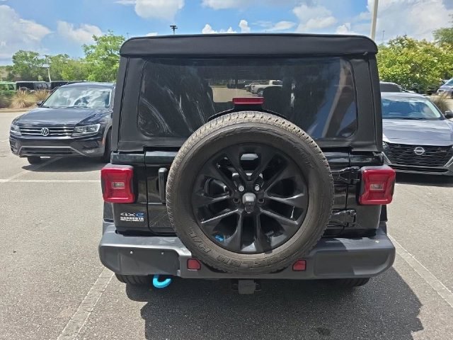 Used 2023 Jeep Wrangler Unlimited Sahara AWD/4WD image 4