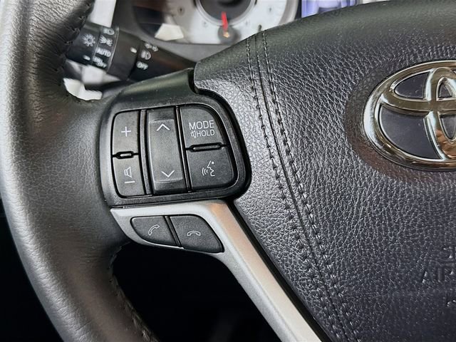Used 2020 Toyota Sienna SE w/ SE Preferred Package FWD image 13