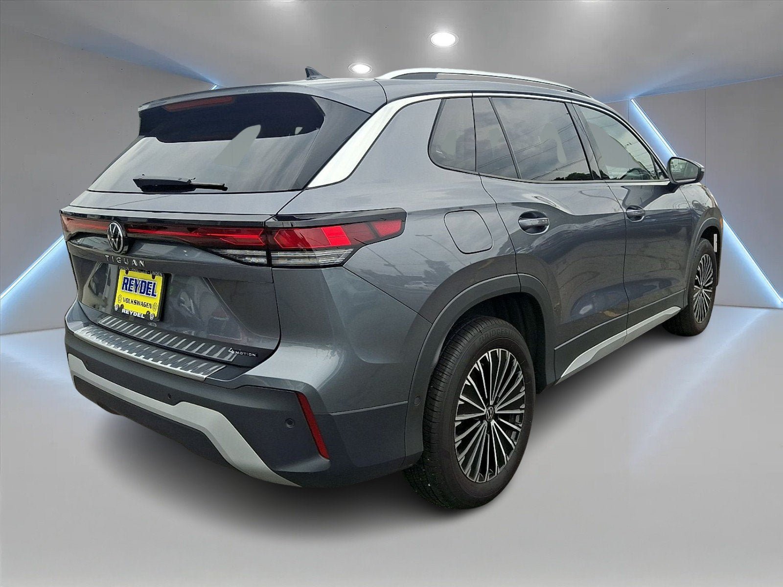 Used 2026 Volkswagen Tiguan S w/ 18" Wheel Package AWD/4WD image 4