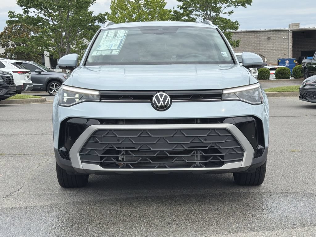 Used 2025 Volkswagen Taos SE FWD image 8