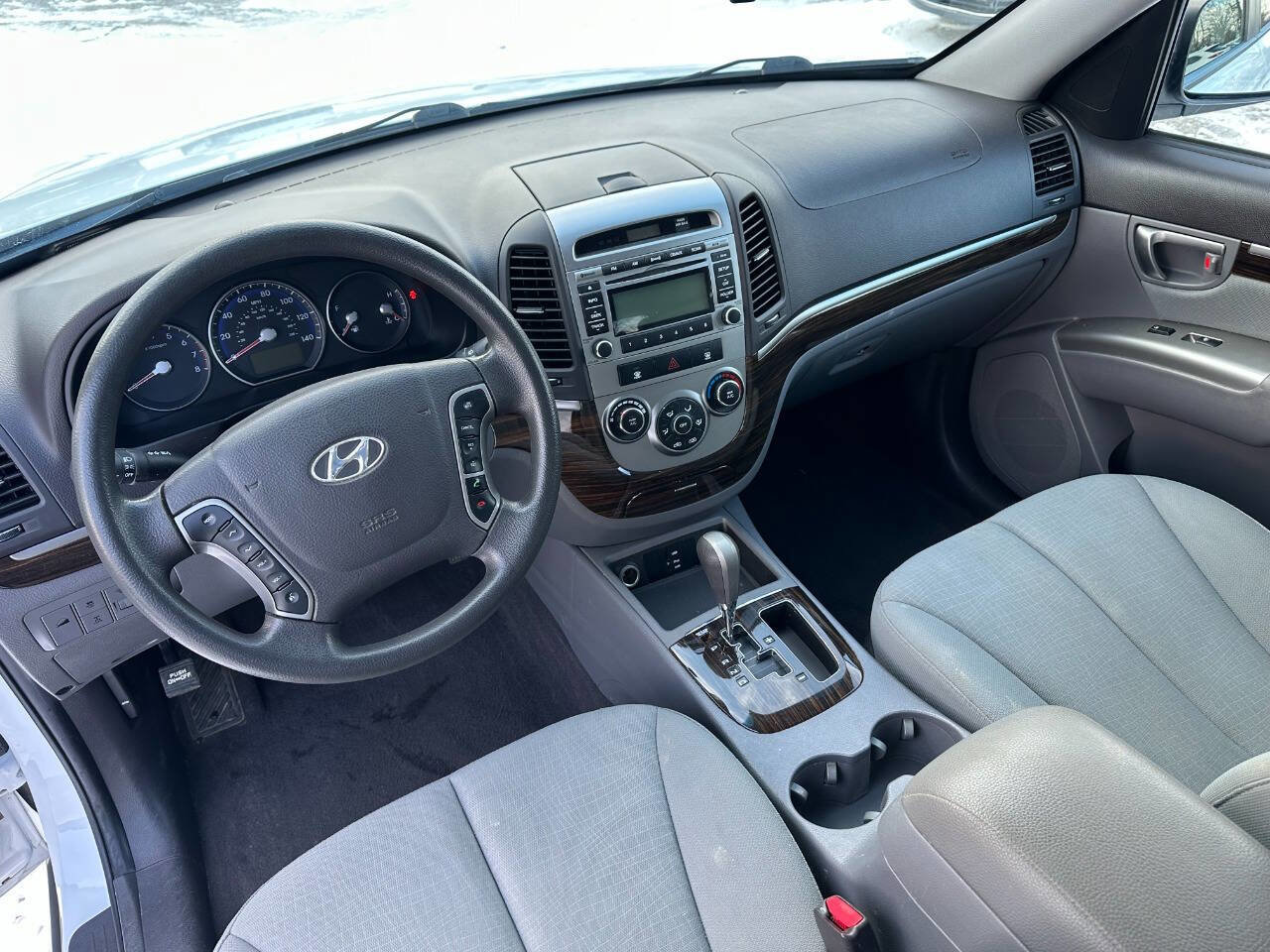 Used 2012 Hyundai Santa Fe GLS image 13
