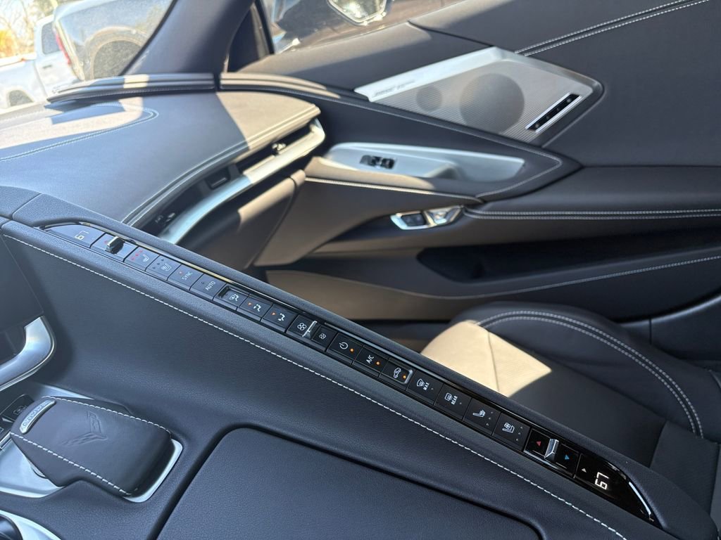 Used 2023 Chevrolet Corvette 2LT w/ Chrome Exterior Badge Package image 7