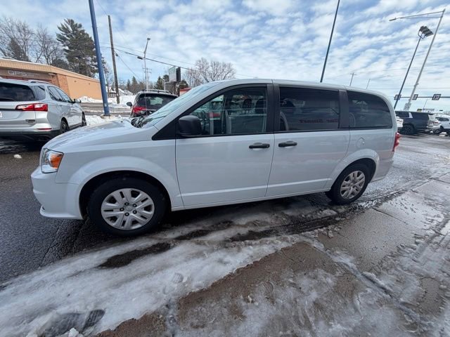 Used 2019 Dodge Grand Caravan SE w/ Rear Park Assist Package image 4