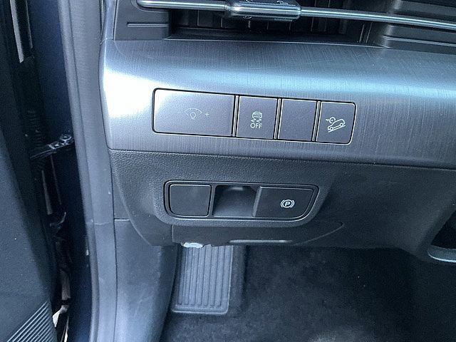 Used 2025 Hyundai Kona SEL image 21