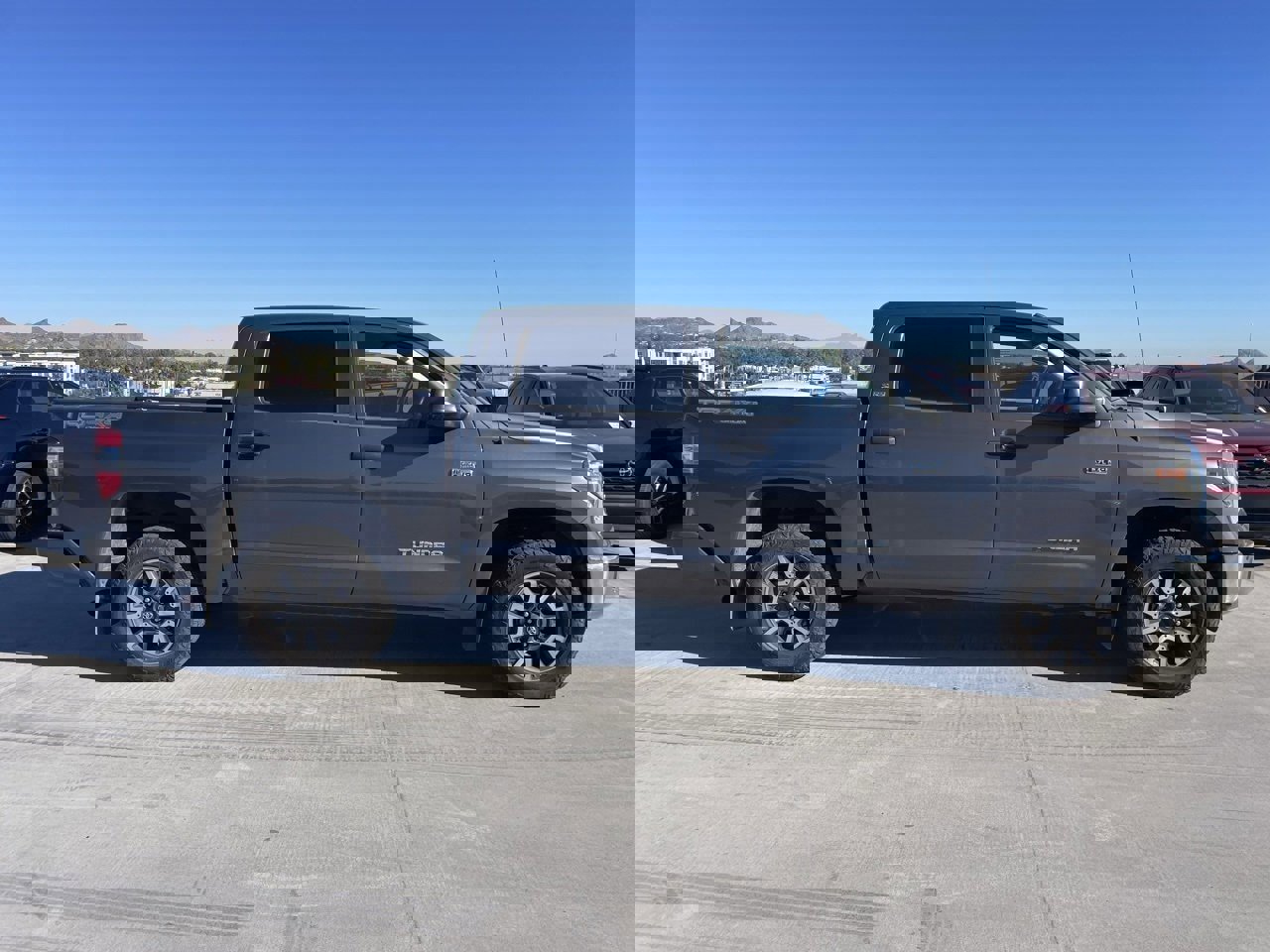 Used 2018 Toyota Tundra SR5 image 3