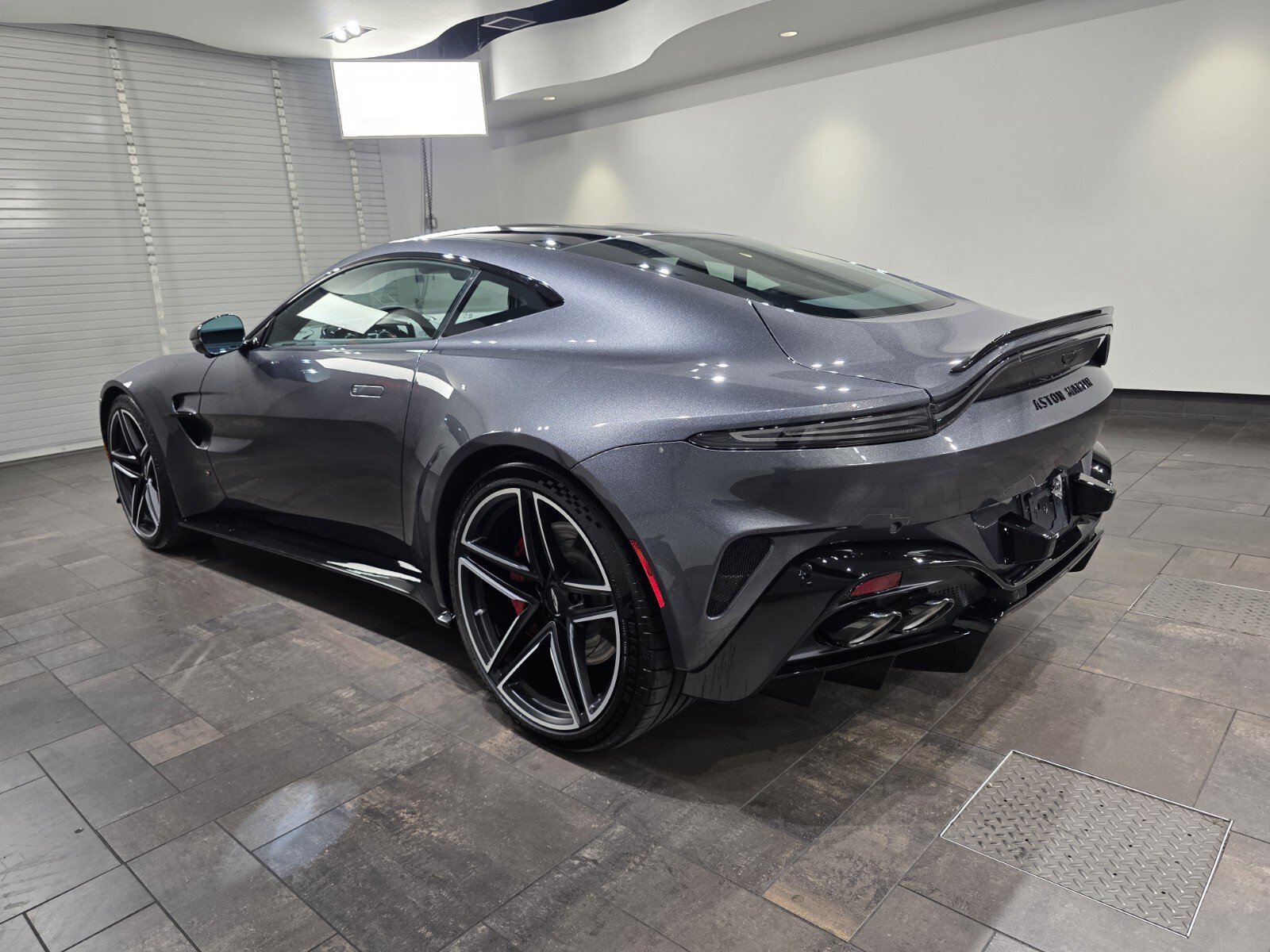 New 2026 Aston Martin V8 Vantage S RWD image 2