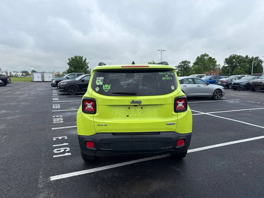 Used 2017 Jeep Renegade Latitude AWD/4WD image 6