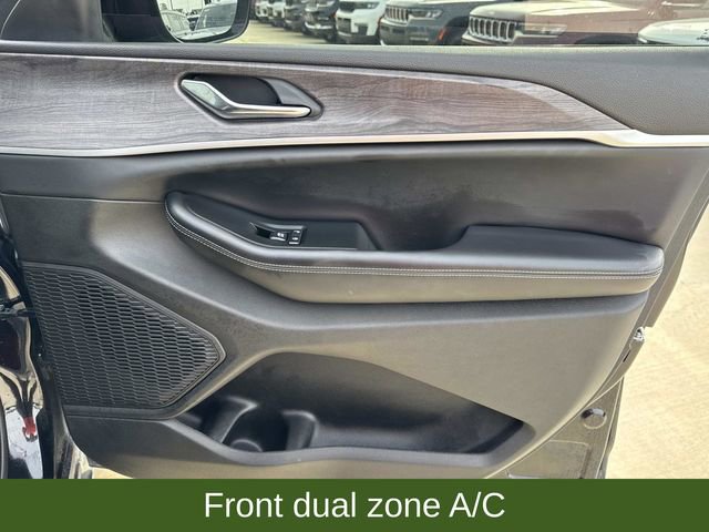 Used 2024 Jeep Grand Cherokee Limited w/ Trailer Tow Package image 14