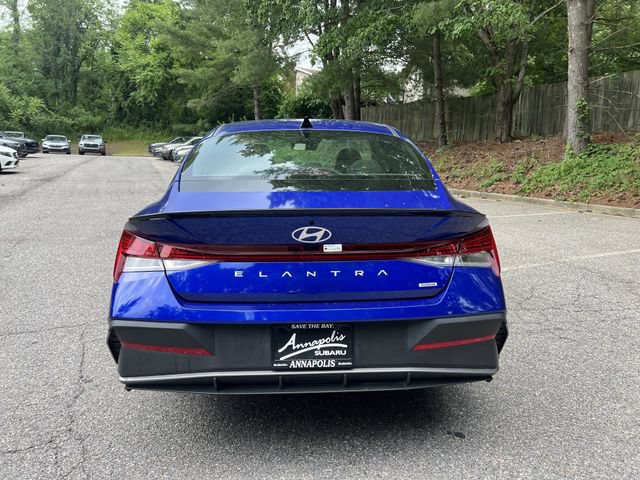 Used 2025 Hyundai Elantra SEL FWD image 14