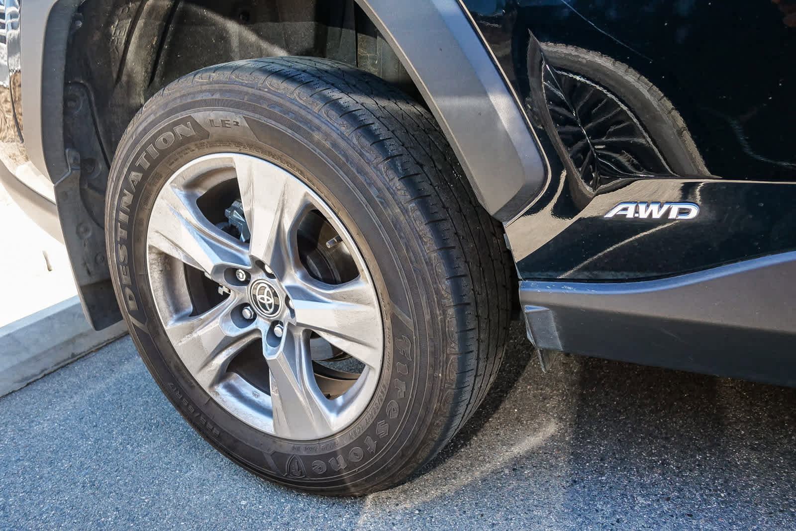 Used 2025 Toyota RAV4 LE image 7