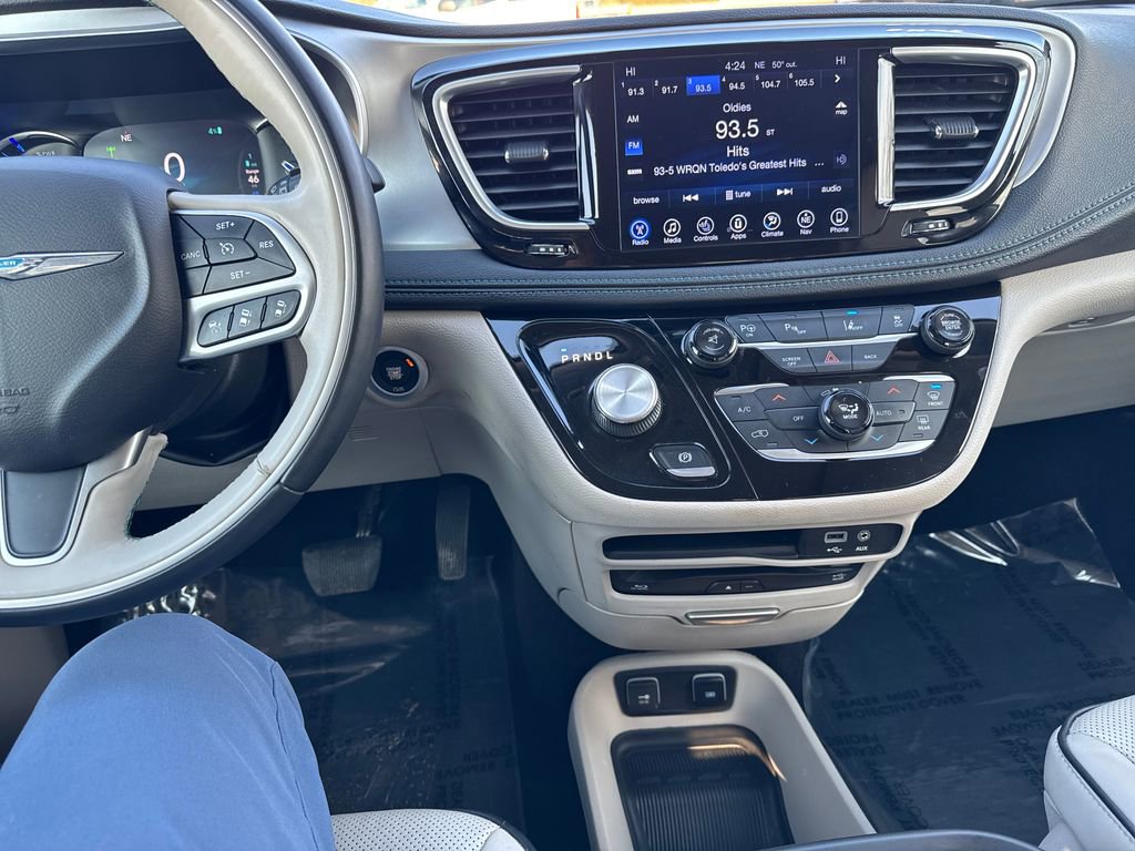 Used 2017 Chrysler Pacifica Platinum image 20