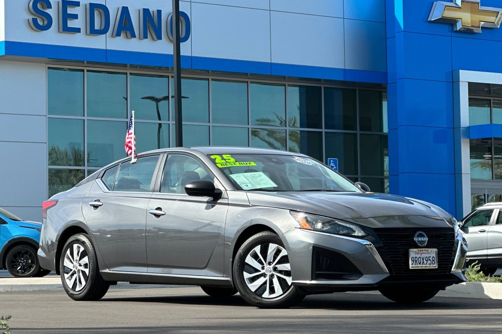 Used 2025 Nissan Altima 2.5 S FWD image 2