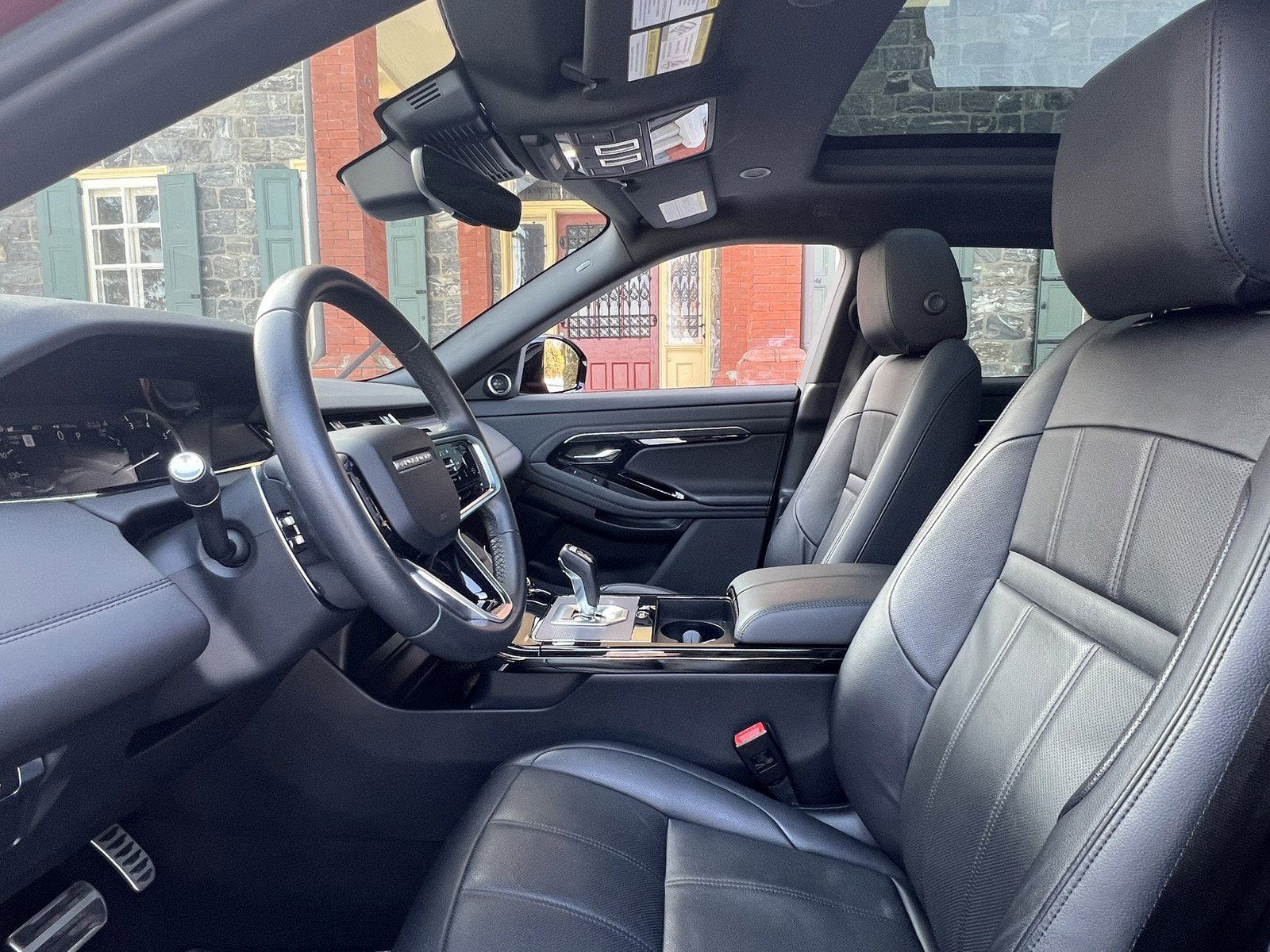 Used 2023 Land Rover Range Rover Evoque R-Dynamic SE image 16
