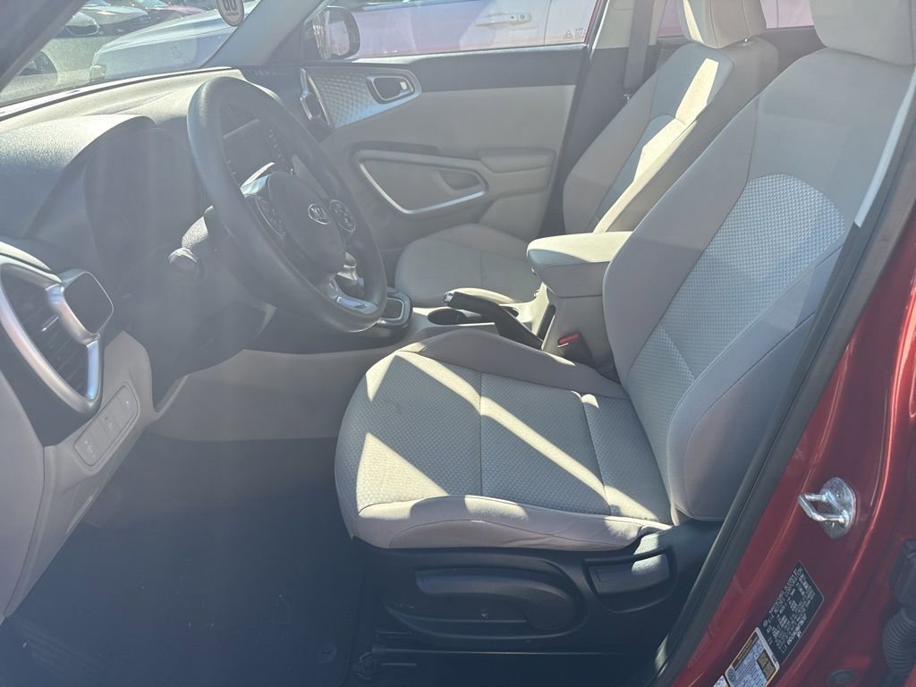 Used 2021 Kia Soul LX image 5