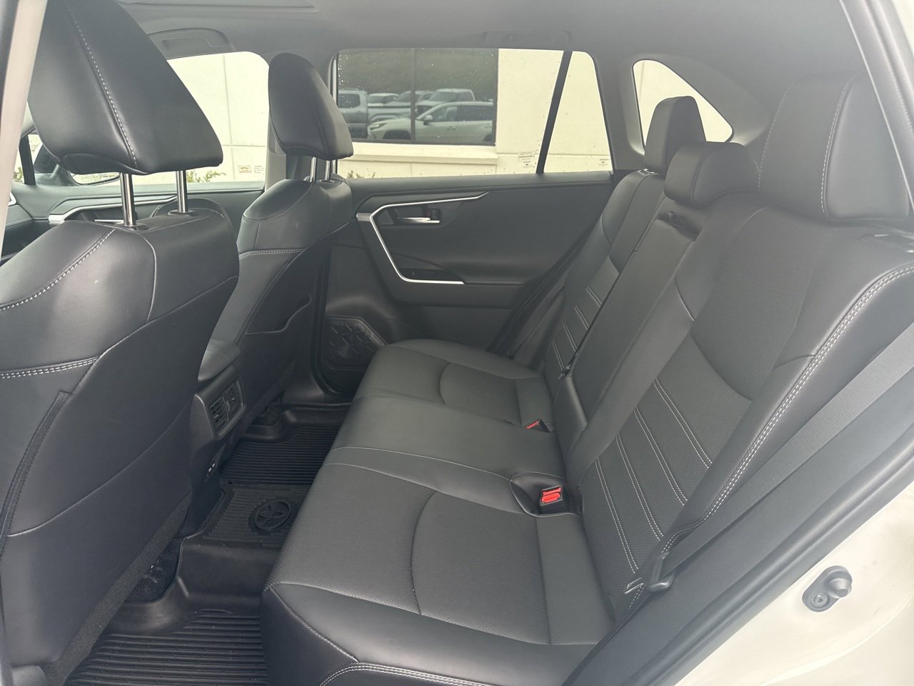 Used 2022 Toyota RAV4 Limited image 8